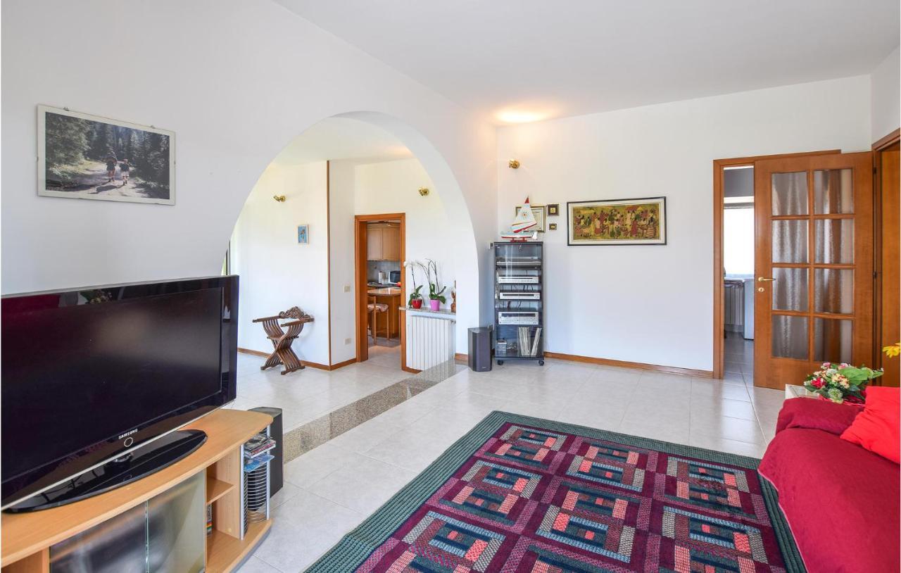 2 Bedroom Cozy Apartment In Grado Exteriér fotografie