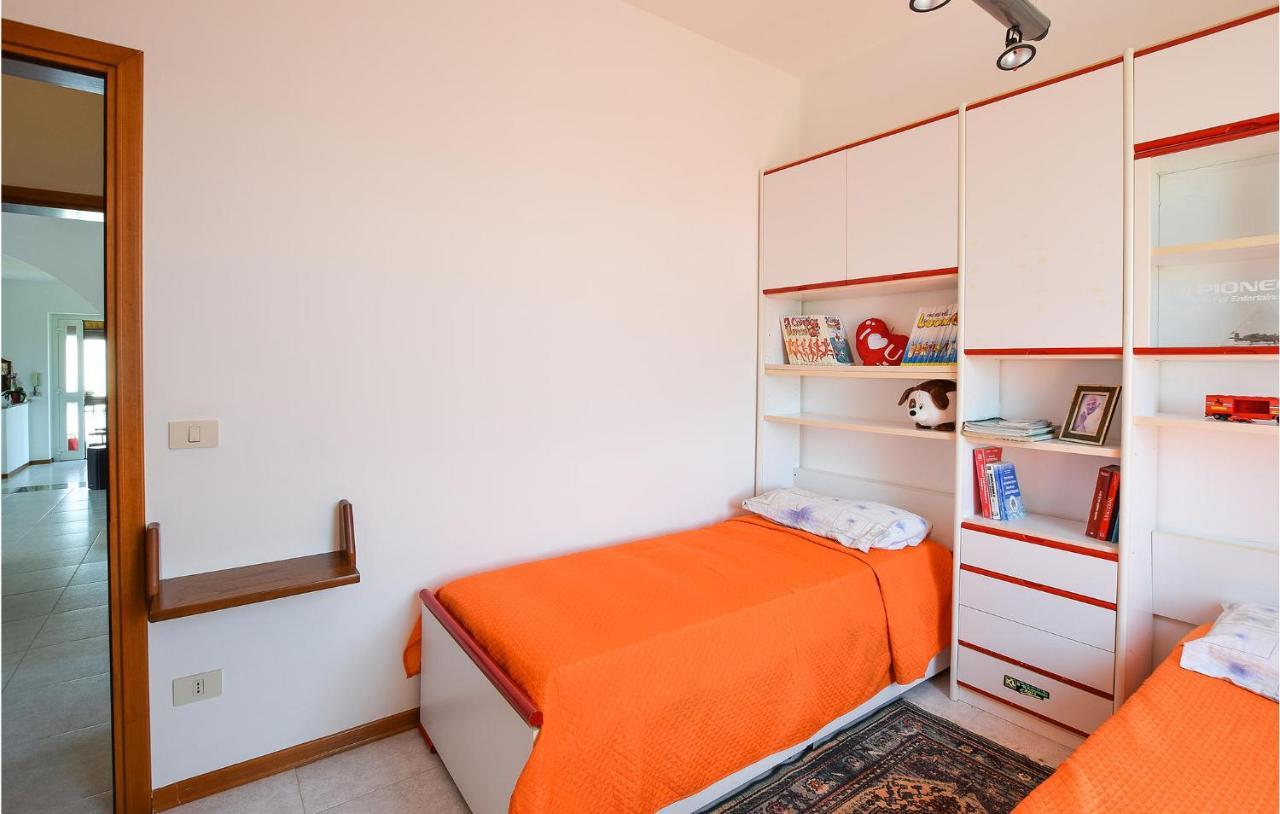 2 Bedroom Cozy Apartment In Grado Exteriér fotografie