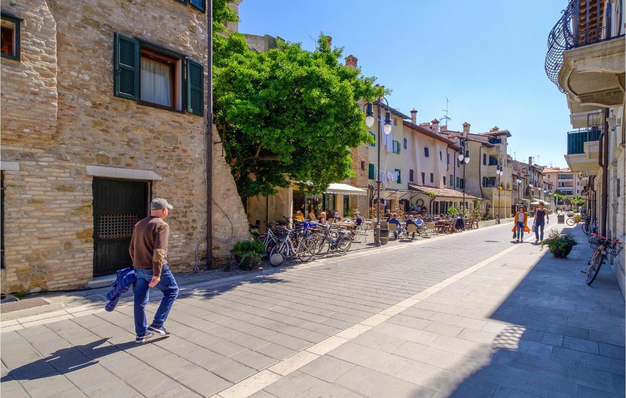 2 Bedroom Cozy Apartment In Grado Exteriér fotografie